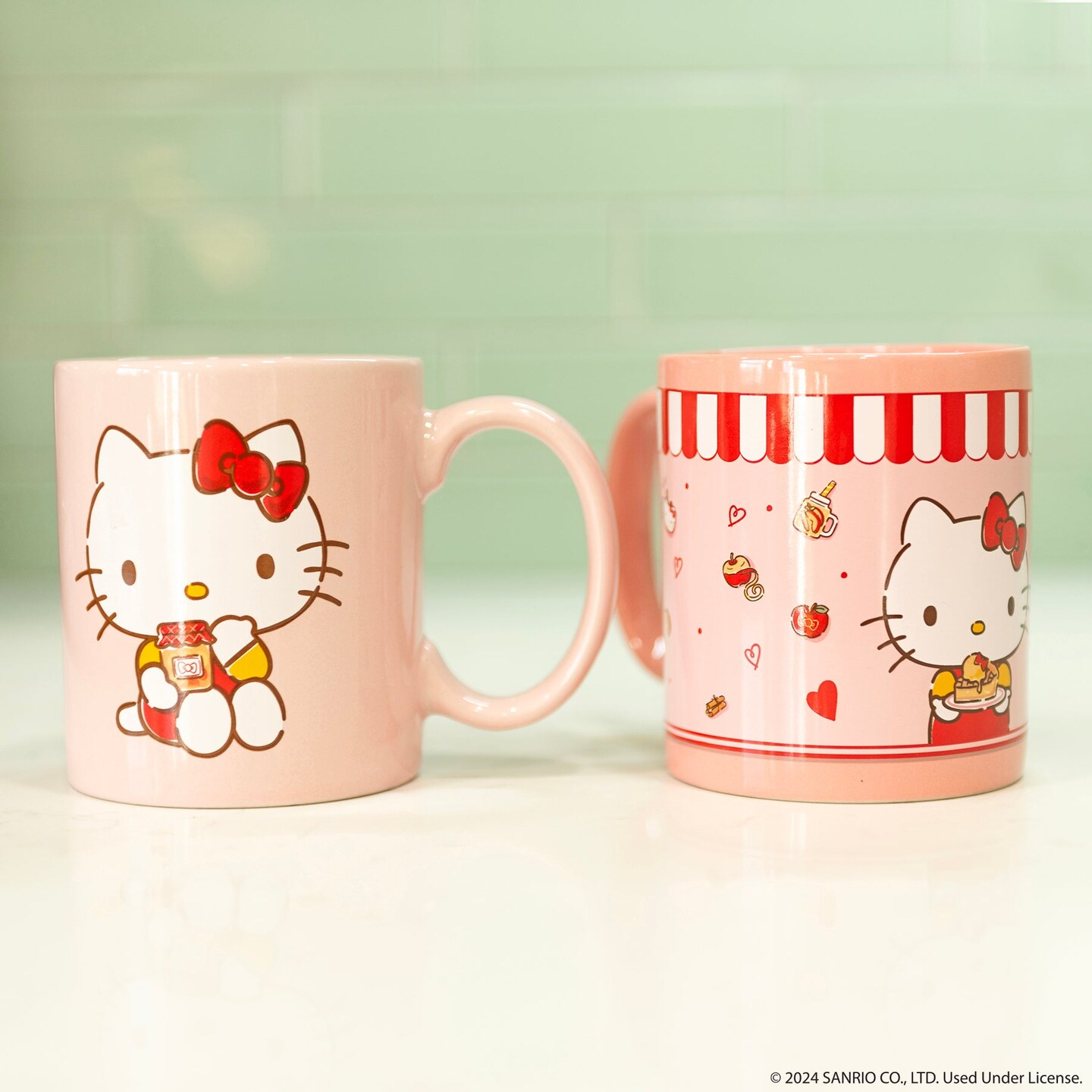 Uncanny Brands Hello Kitty Single Cup Coffee Maker Gift Set with 2 Mugs