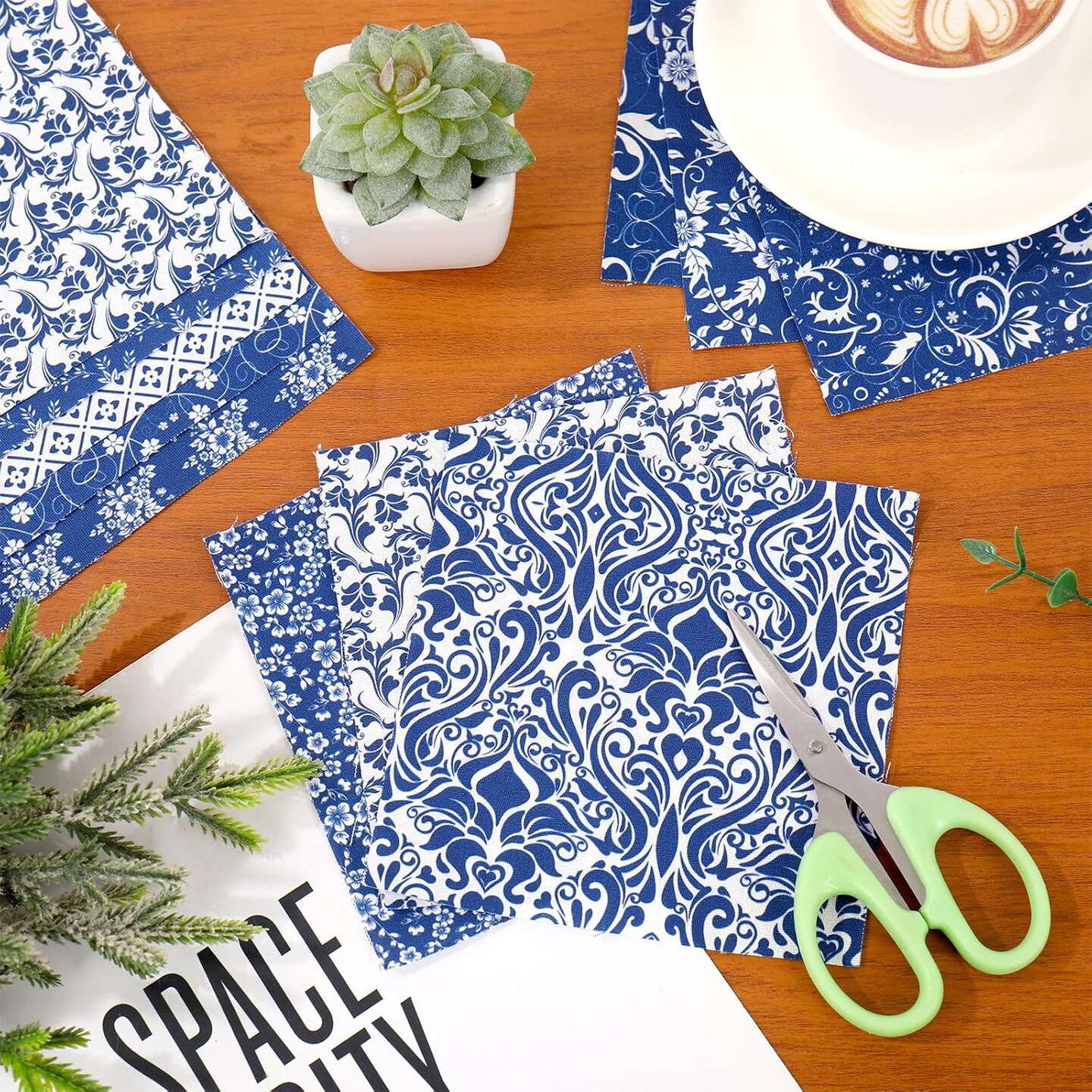 60Pcs Flower Cotton Pre-Cut Fabric Bundles Blue White Floral Fabric Squares(Blue)