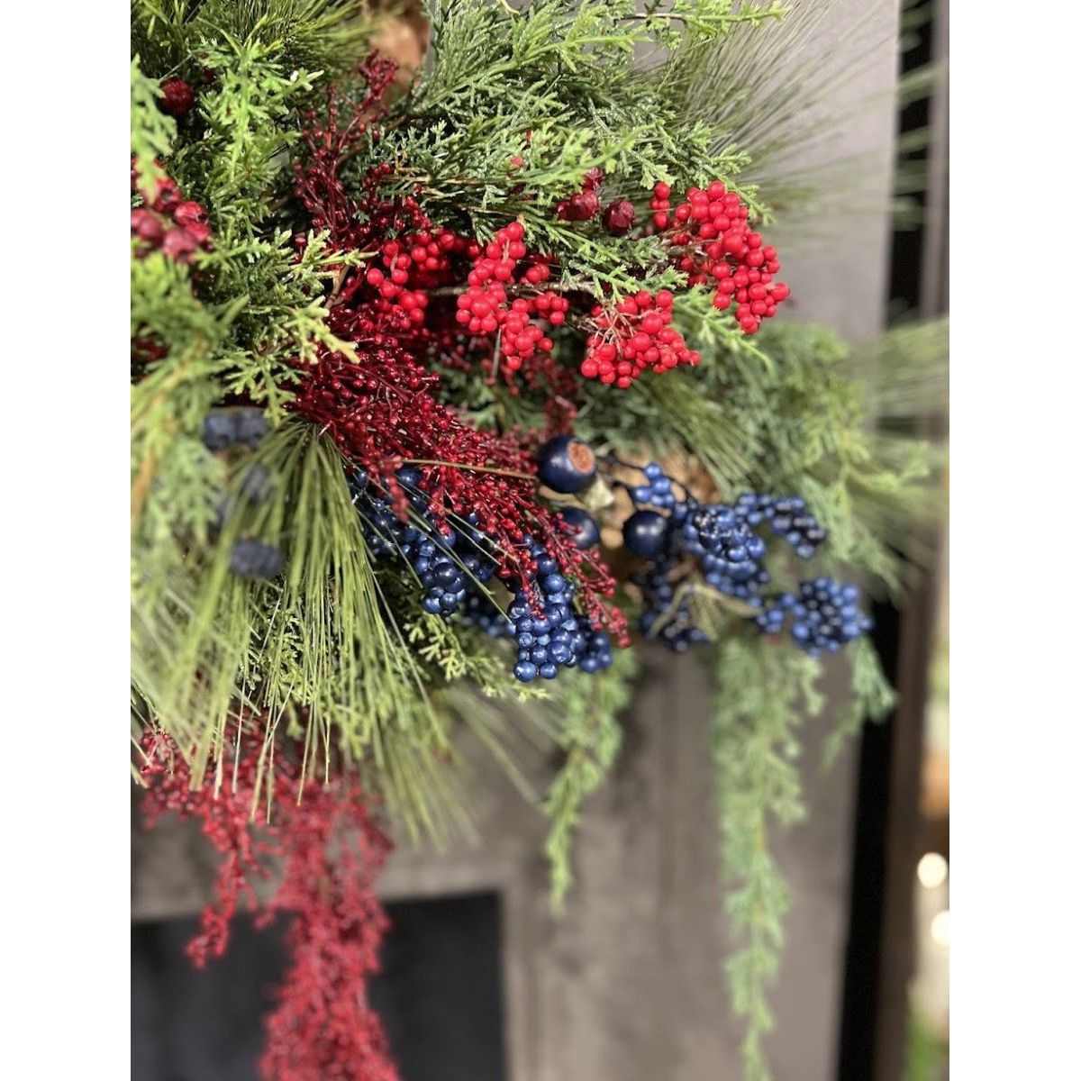 24&#x22; Blueberry and Pod Spray