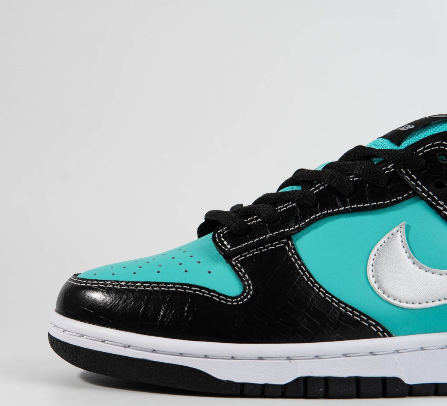 Nike SB Dunk Low Diamond Supply Co Aqua Blue | MakerPlace by Michaels