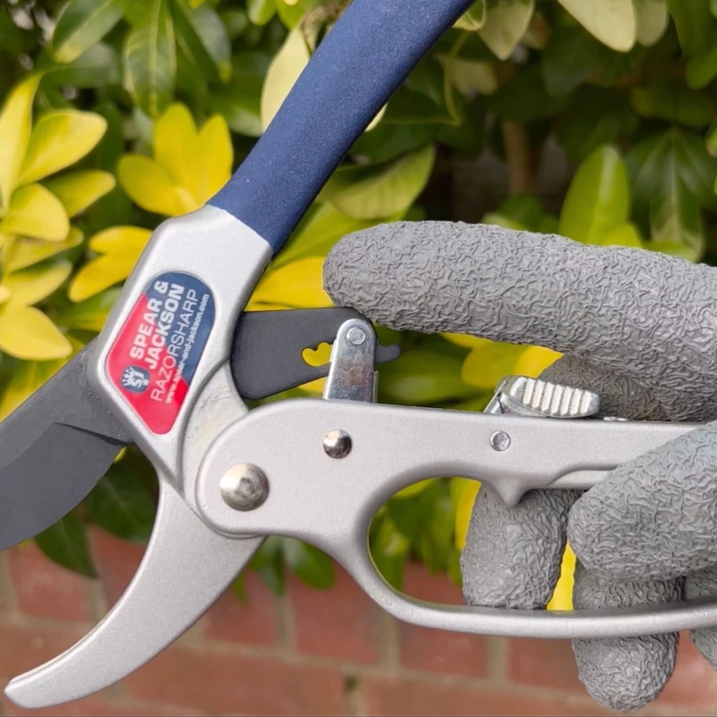 Spear & Jackson Ratchet Anvil Pruners with Twist Handle