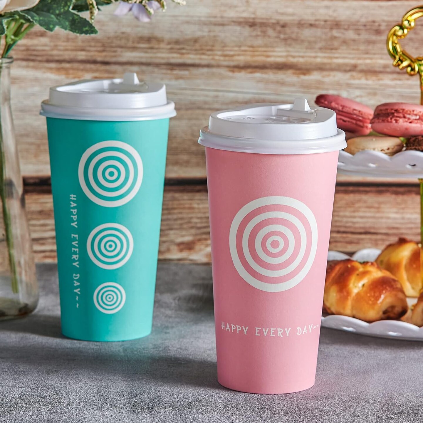 20 oz 100 Pack Paper Coffee Cups with Lids and Stirrers in Pink and Green. Great for Coffee, Juice, Tea, Home Use, Store and Cafe