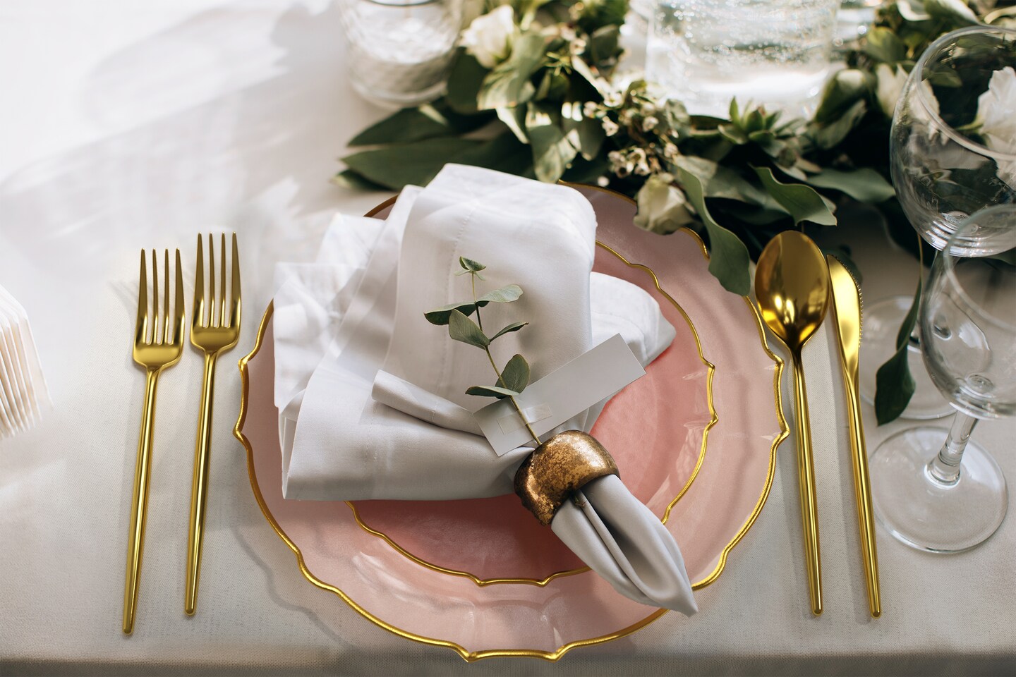 Trendables Plastic Plates for Party Fancy Plastic Dinner Plates For Guest 7.5 inch Dessert Plates & 10 Inch Thin Delicate Disposable Dinnerware Charger Plate Set