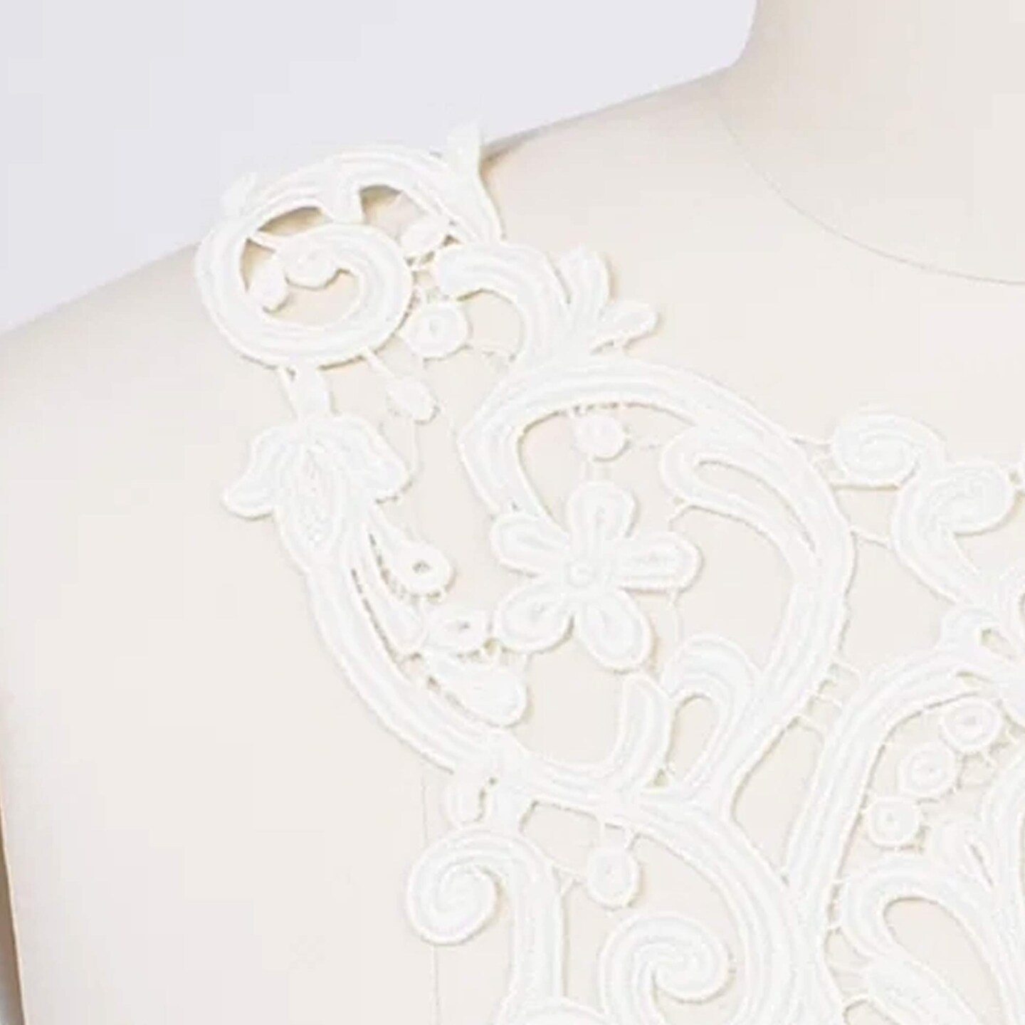 1 Piece White Venice Lace V Shaped Applique for Bridal Gown Bodice or Collar Embellishment