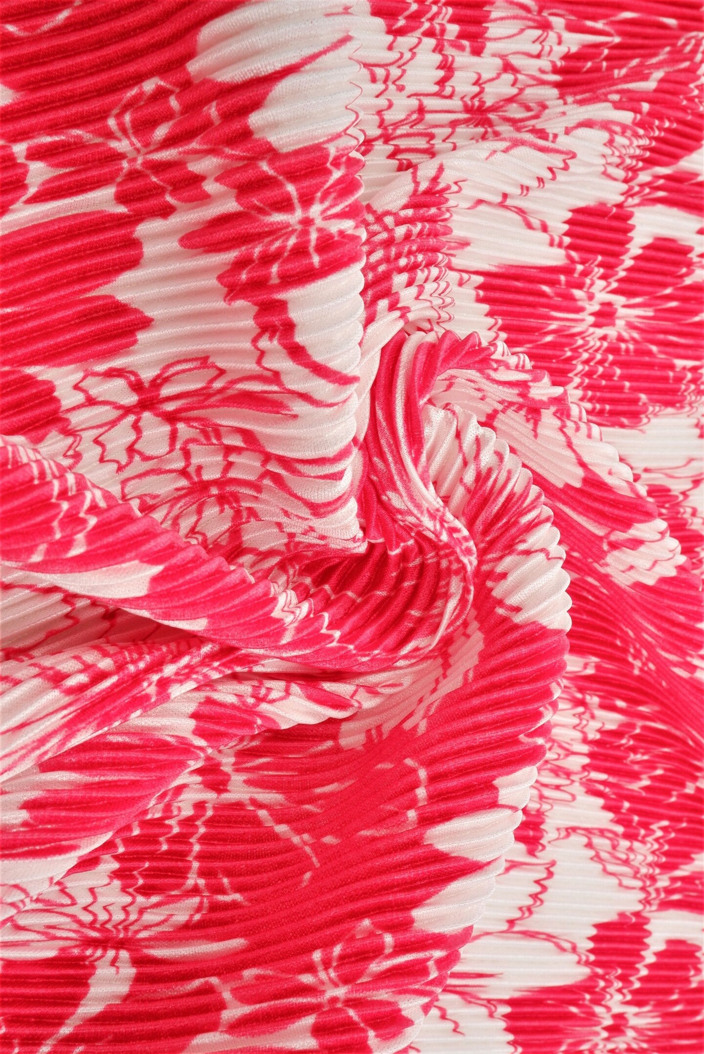 1 Yard Bodre Interlock Pleated Flower Print Knit Fabric 150 GSM, 58/59″ Wide 100% Polyester