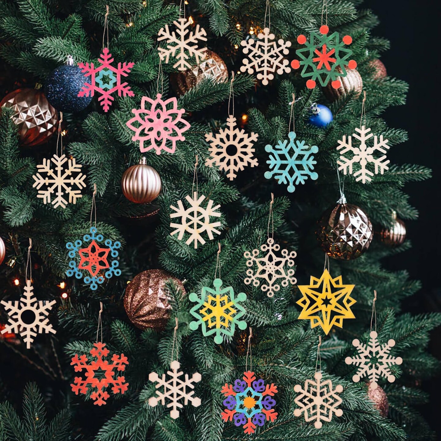 100 PCS Snowflake Ornaments for Christmas Decoration