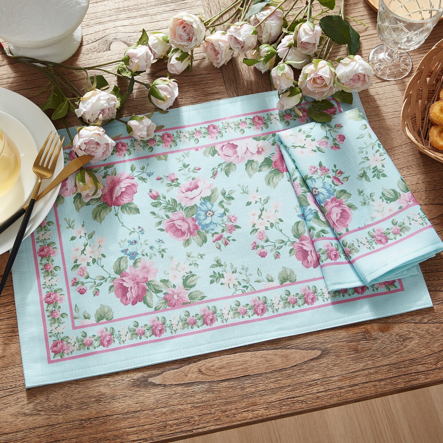 Threadmade Home Vintage Floral Garden Napkins, Set of 4, Multicolor - 17"W x 17"L
