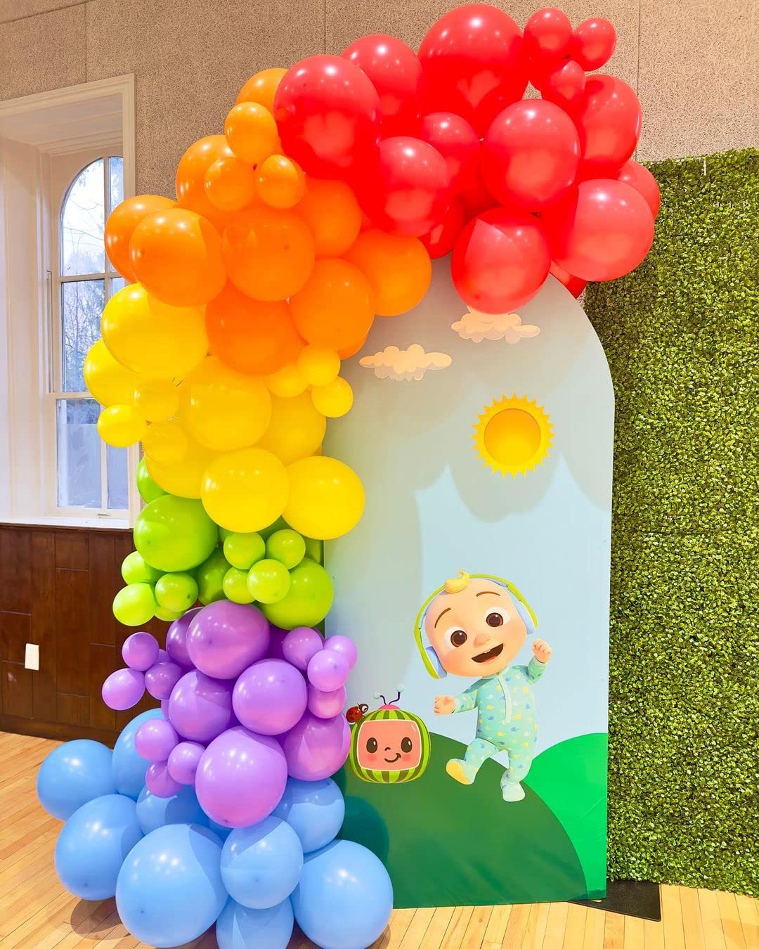 Bezente Assorted Rainbow Latex Balloons, 100 Pack 12 inch Round Helium Bright Color Balloons for Birthday Baby Shower Wedding Party Decorations