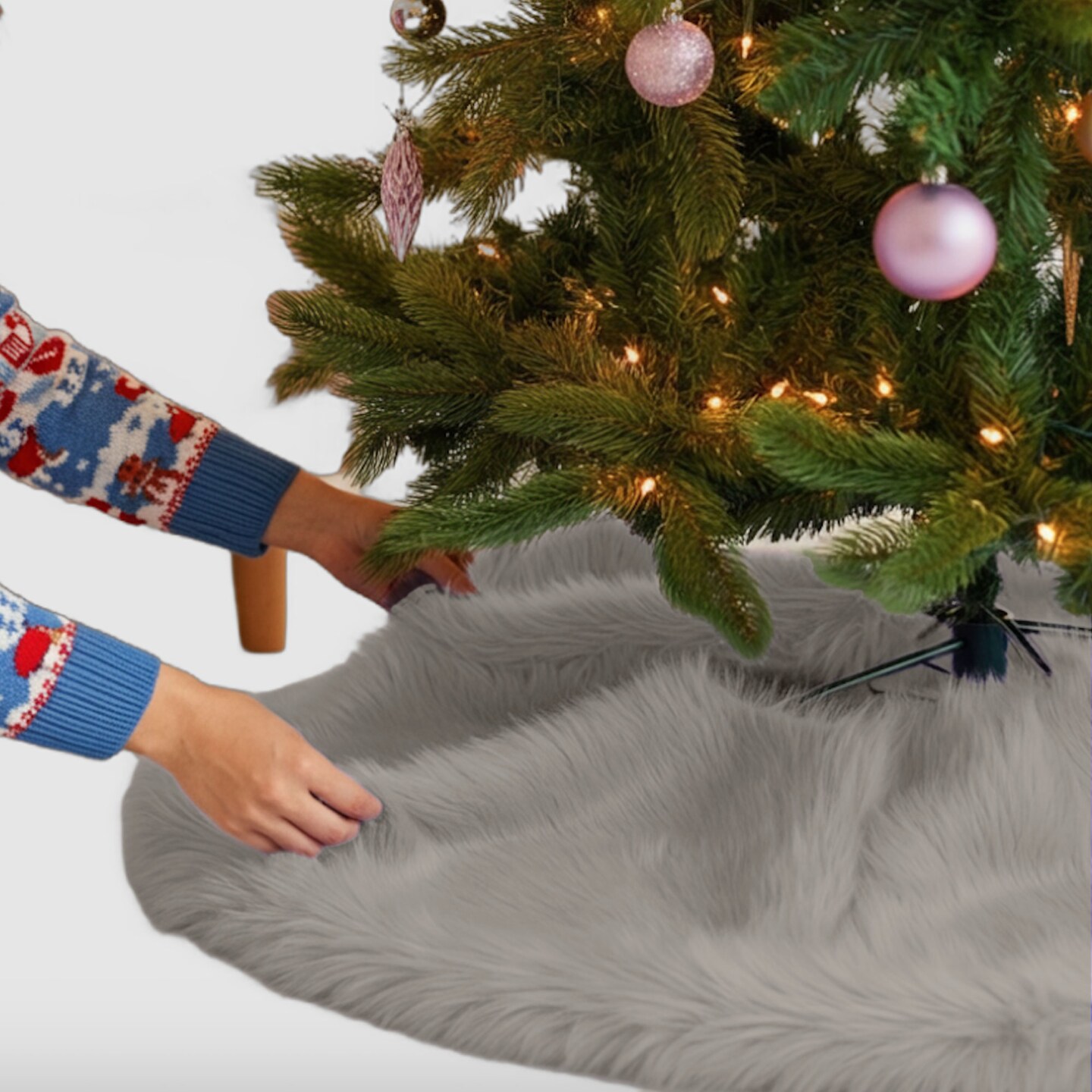 FabricLA 48&#x22; Platinum Gray Faux Fur Christmas Tree Skirt - Fluffy Plush Tree Skirt (121cm) for Holiday Decorations