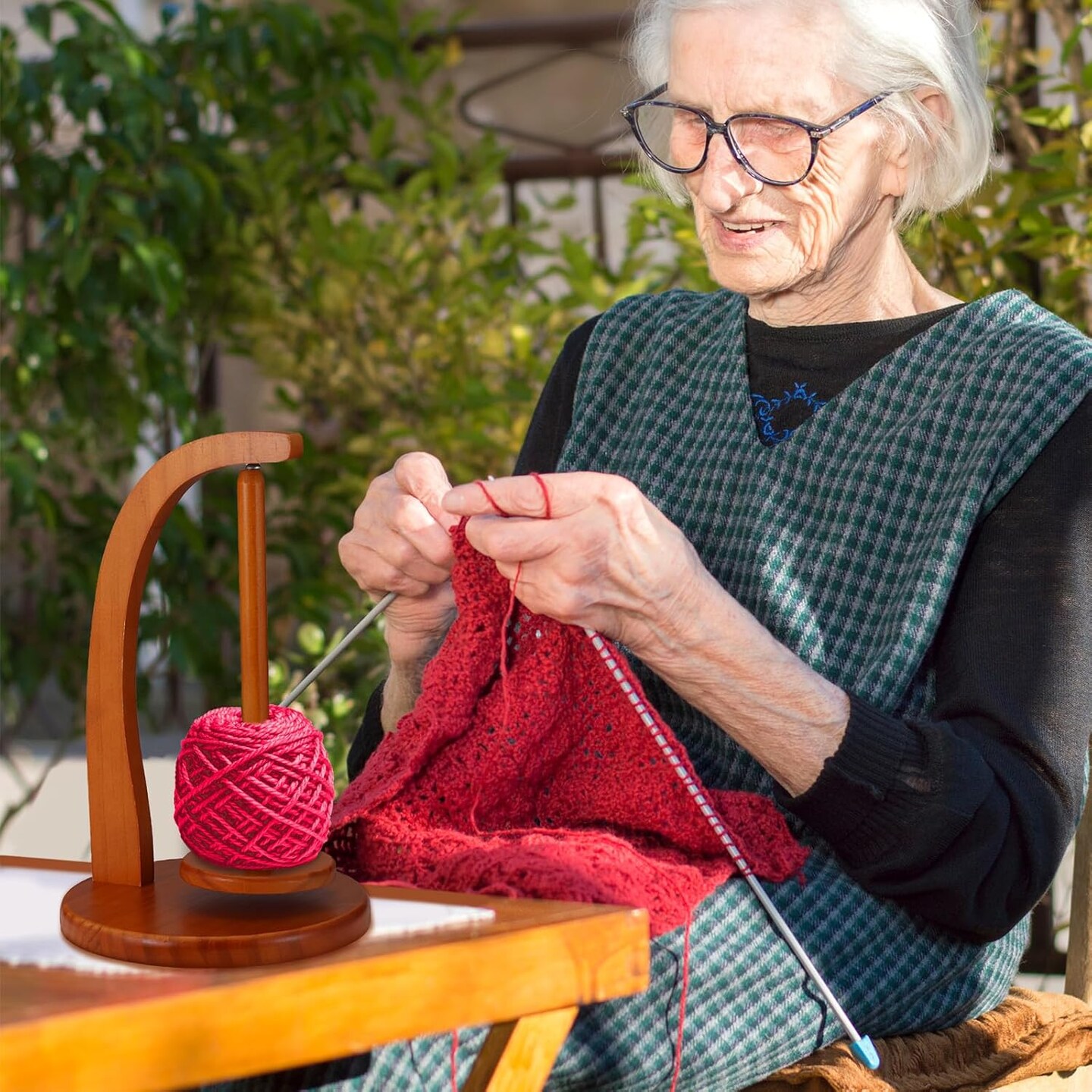 Yarn Holder for Knitting and Crocheting Crochet Hook