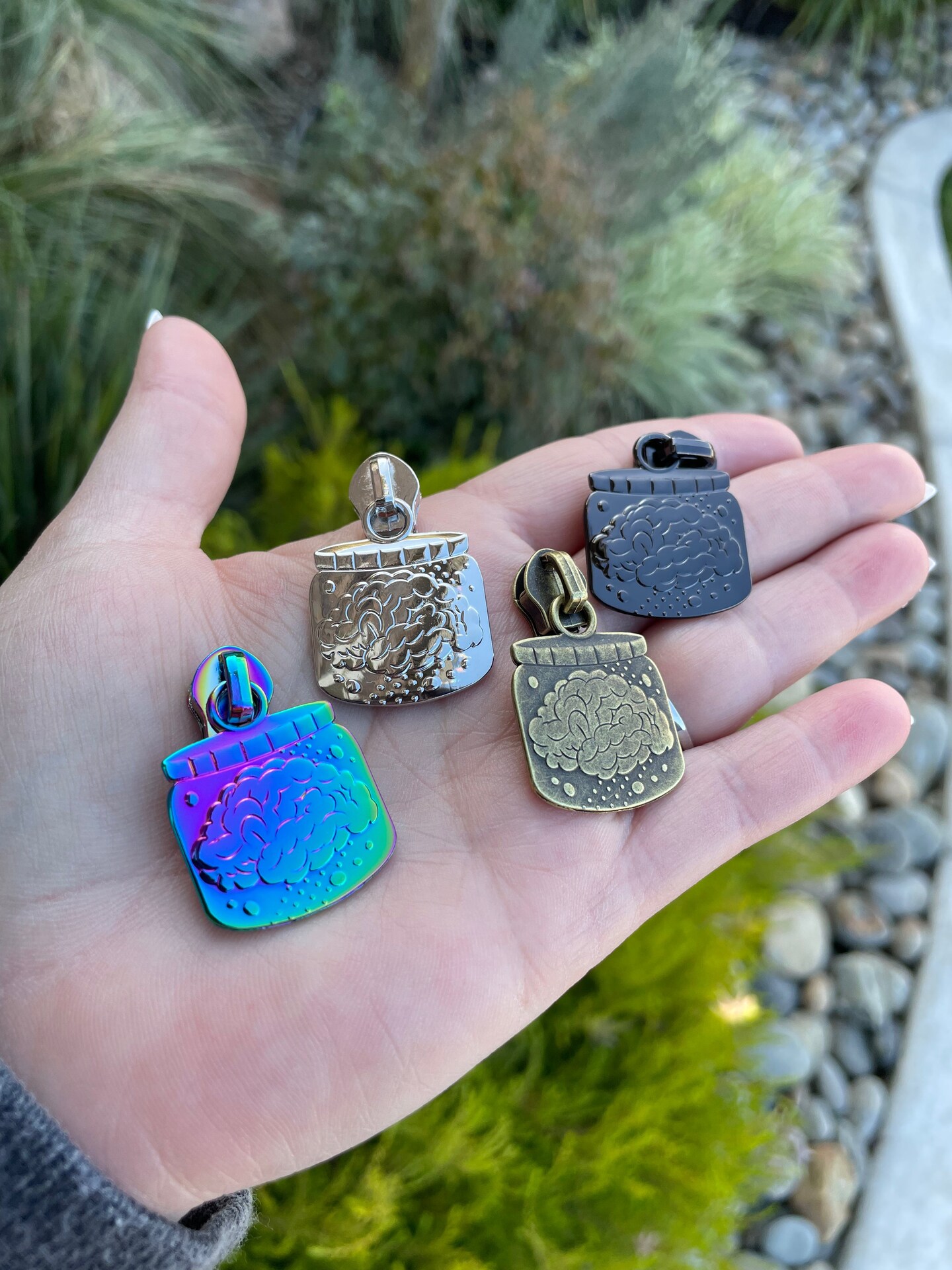 Brains zipper pulls