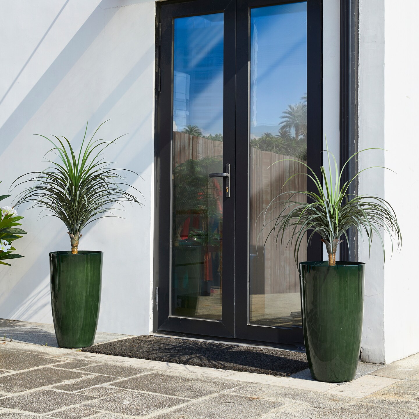 23.5"H Set of 4 Oversized Gradient Faux Ceramic Tall Plastic Planter