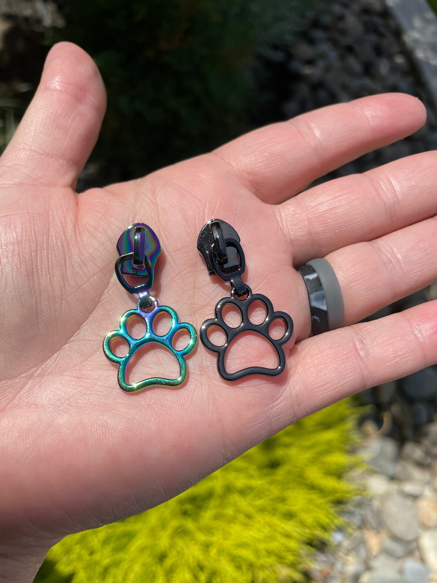 Paw zipper pulls