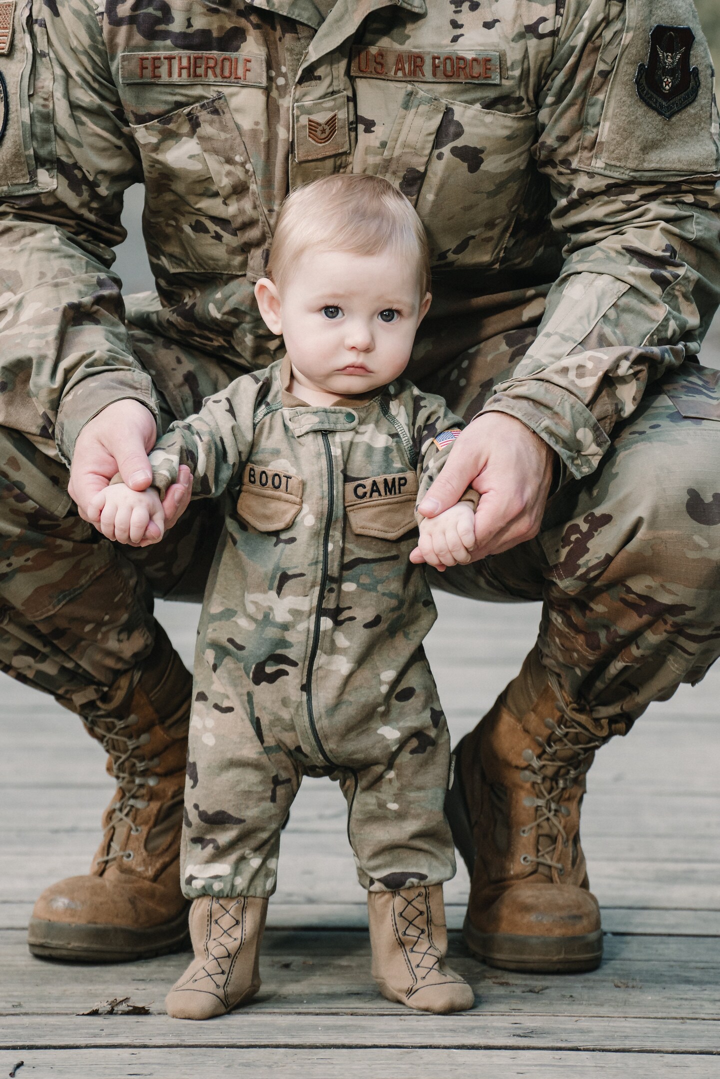Kinder Packung 5 Hmtc Mtp Tarnfarbe Match - Hose,Hemd Tee,Hundemarken,Gürtel E - Foto 3
