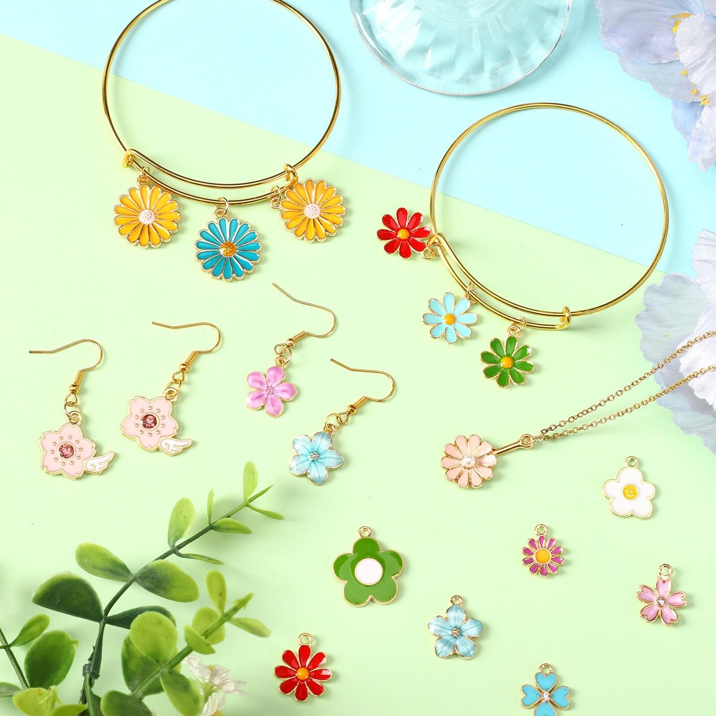 40 Pcs/20 Pairs Flower Charms for Jewelry Making Spring Summer Floral Themed Charms Assorted Gold Enamel Charm Pendants for Earrings Necklace Bracelet Making Accessories Gift for Mom Women