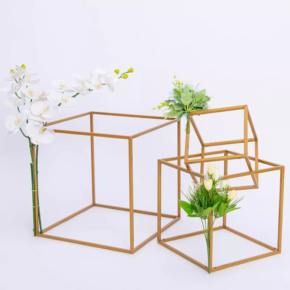 2 pcs 20&#x22; tall Matte Gold Geometric Cube Metal Stands Wedding Party Vase Holders