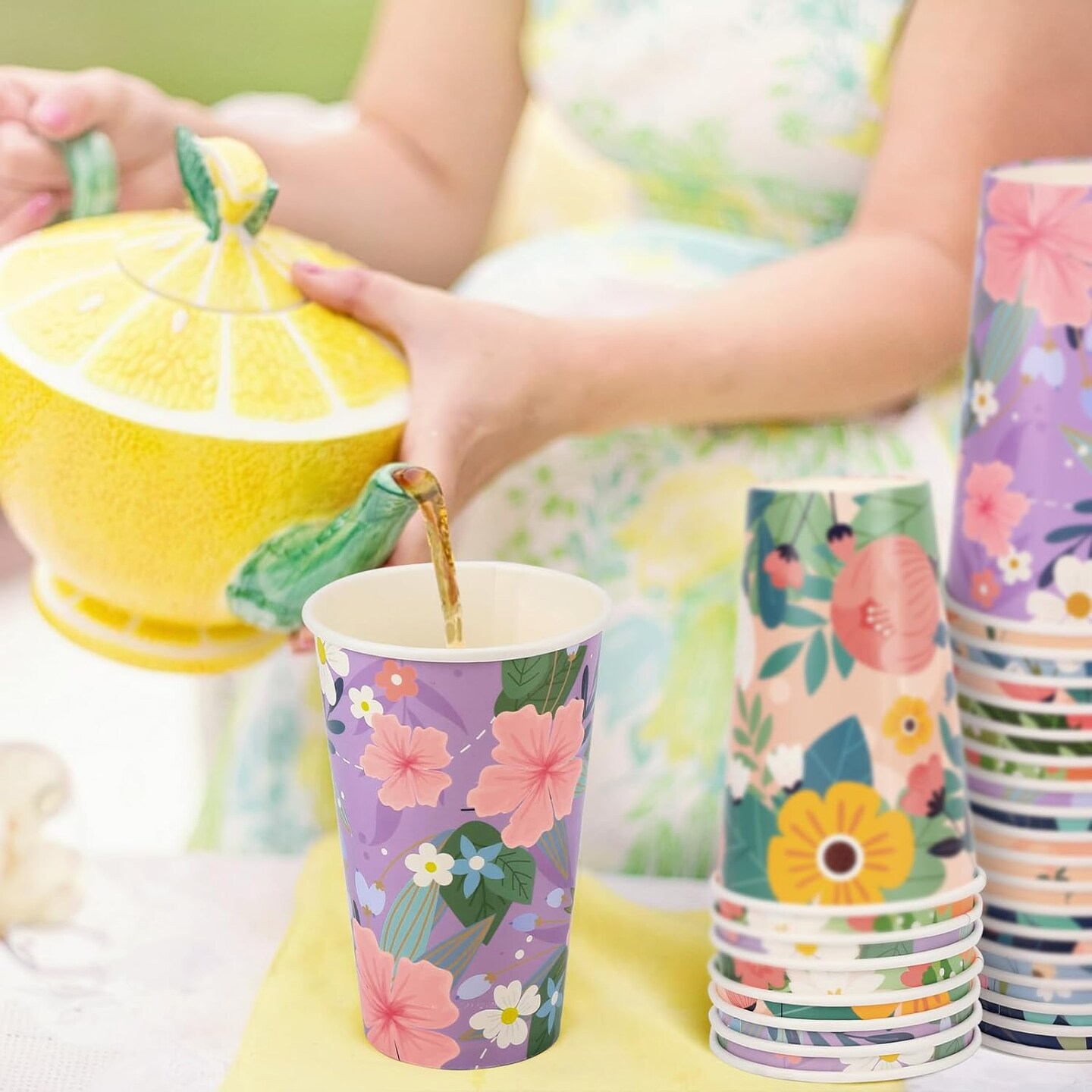 48-Pack 16 oz Floral Disposable Coffee Cups with Lids – Spring-Themed Paper Cups for Parties, Weddings & Events
