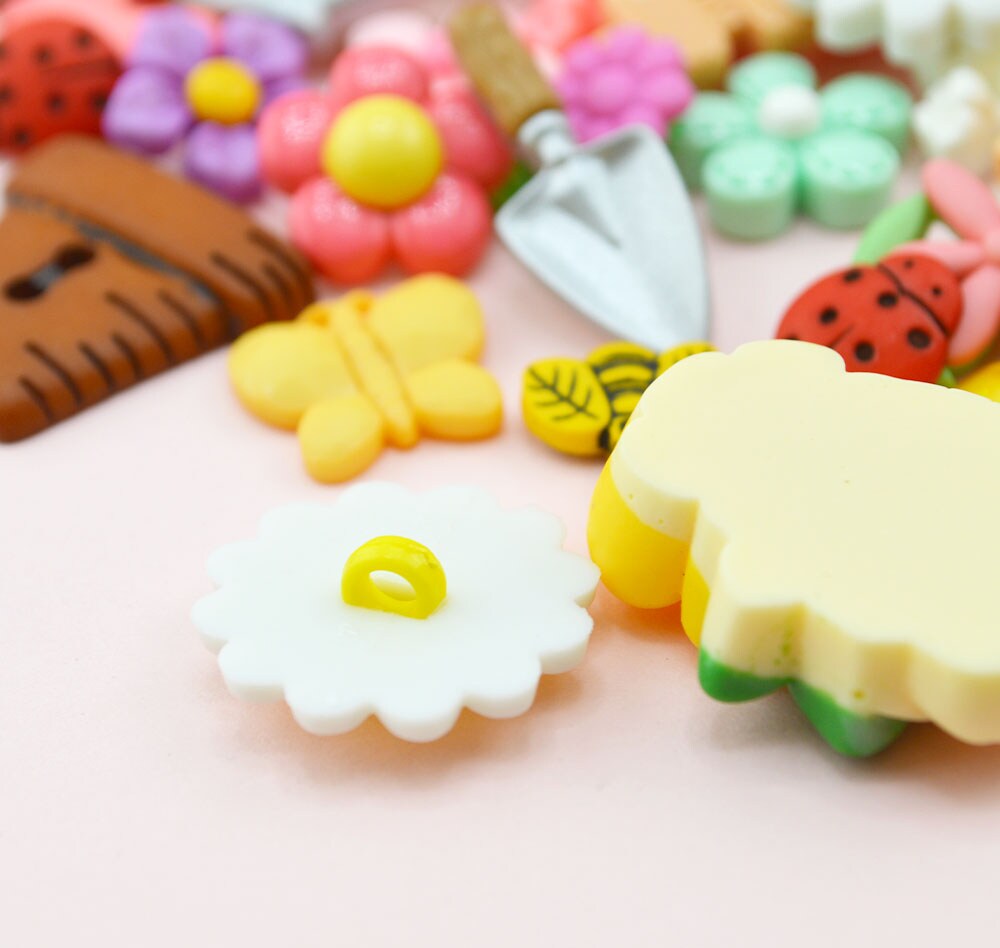 Dress It Up Button Shop 12 Pack Flower Garden Themed Embellishment Bundle 50 Pieces