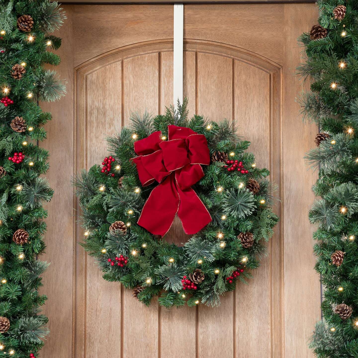Haute Decor Adjustable Length Wreath Hanger - 20 Lb. Capacity
