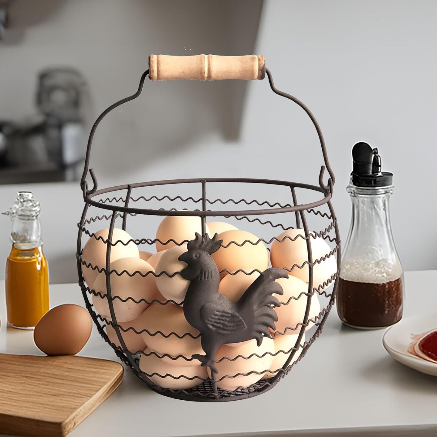 Wire Egg Basket for Gathering Fresh Eggs Collecting Basket With Handle,Rusty Chicken Decorated Small Chicken Egg Basket