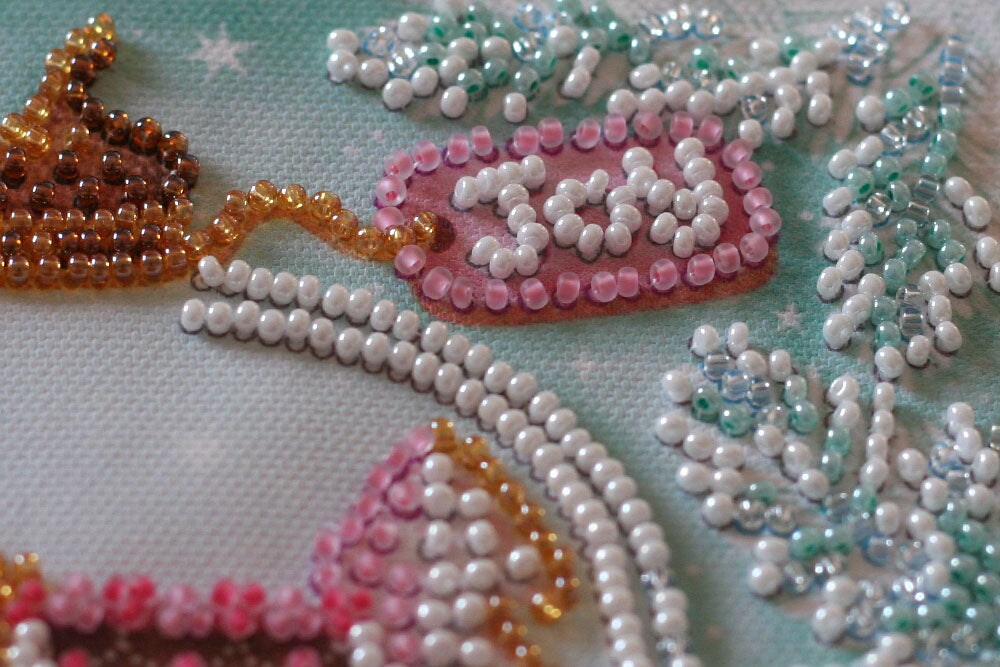 Mini Bead embroidery kit - Cheerful house