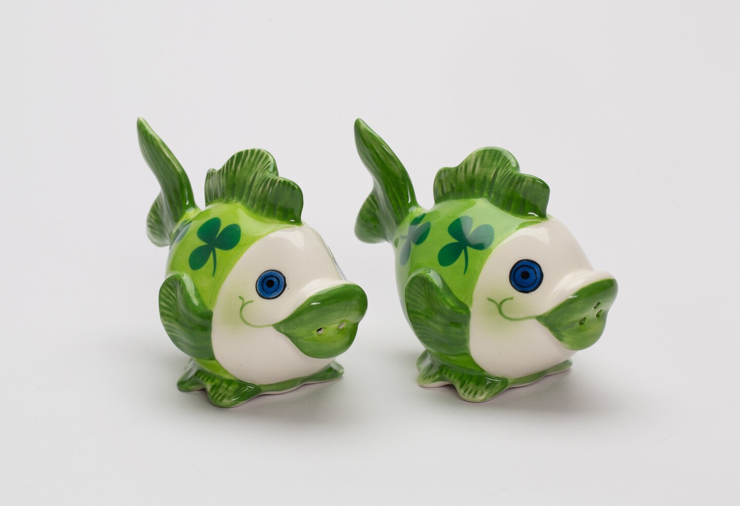 Ceramic Saint Patrick&#x27;s Day Fish Salt and Pepper Shakers, Home D&#xE9;cor, Gift for Her, Mom, Kitchen D&#xE9;cor, Irish Saint Patrick&#x2019;s Day D&#xE9;cor