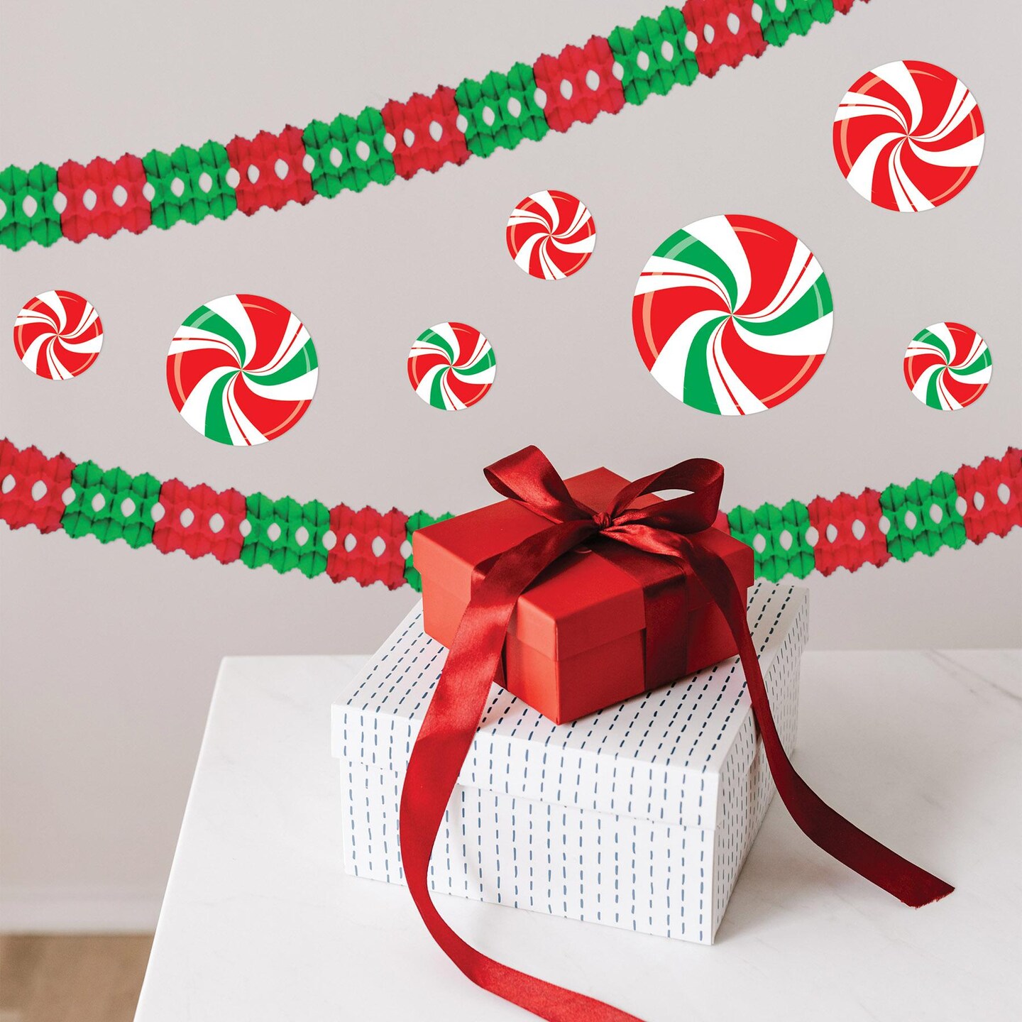 12 Pack Beistle Christmas Arcade Garland - red/green