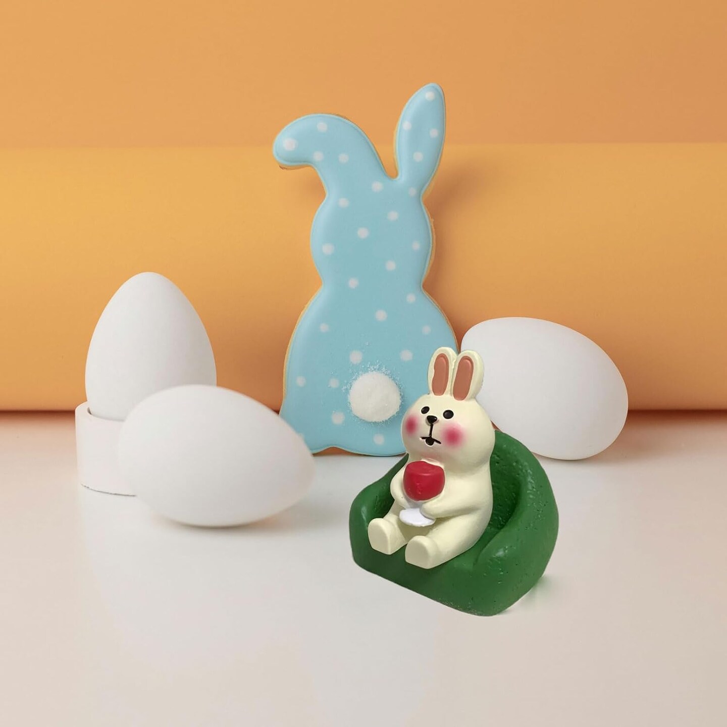 Miniature Bunny Figurines, Mini Rabbit Holding Red Wine Figurine, Resin Rabbit Easter Bunny Decor for Home Indoor Decoration, Cute Rabbit Gifts for Rabbit Lovers (Green Safa)