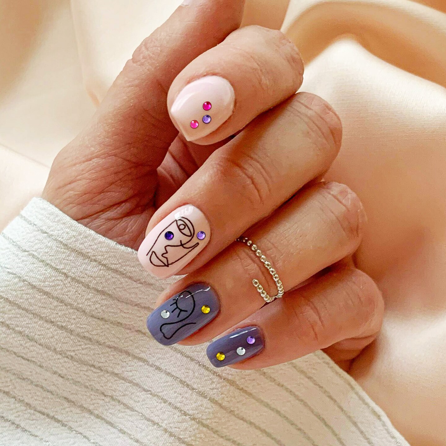 Wrapables Rhinestones 2400 Piece 12 Color Nail Art Nailart Manicure Wheels