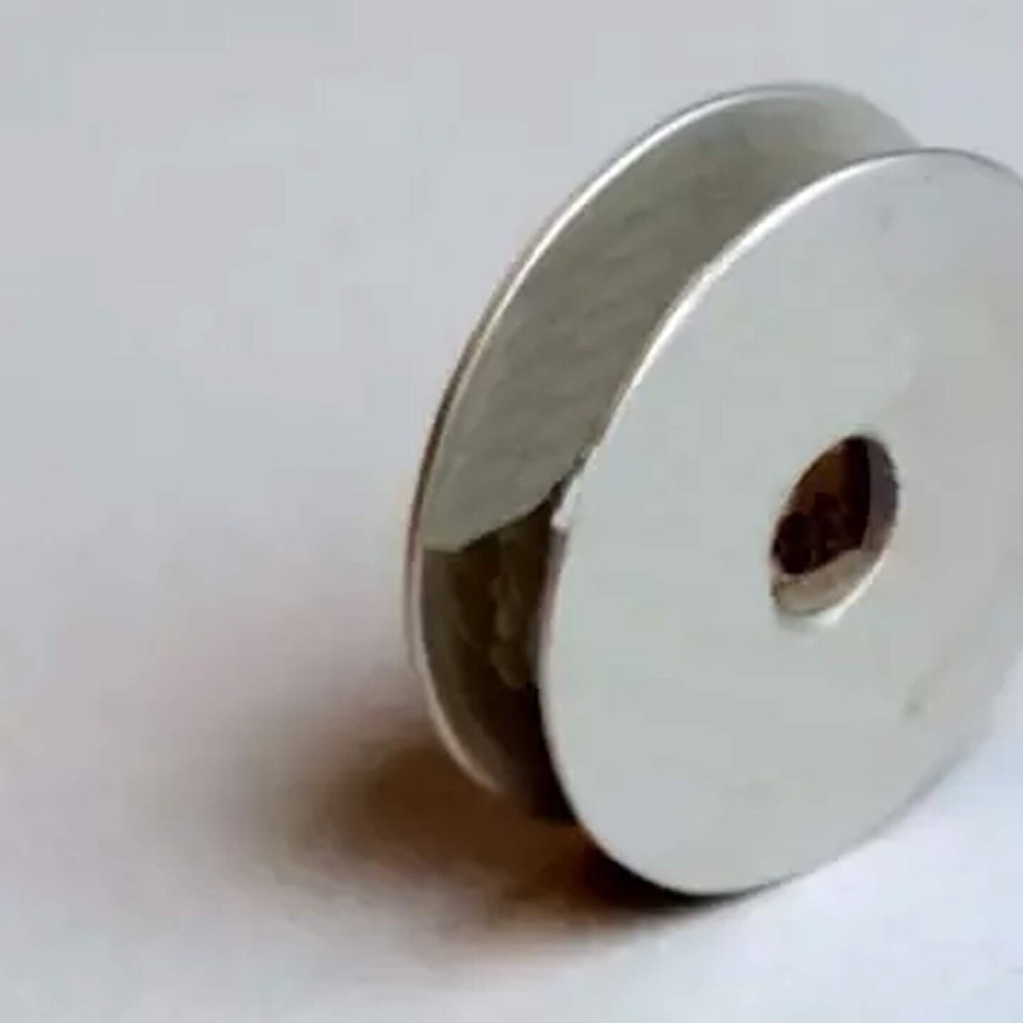Industrial Buttonholing Sewing Machine Bobbin for JUKI Machines #40009148 Precision Steel
