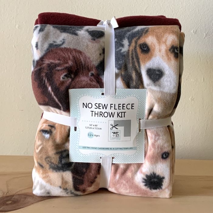 Puppies Anti-Pill No Sew Throw Fleece Fabric Kit