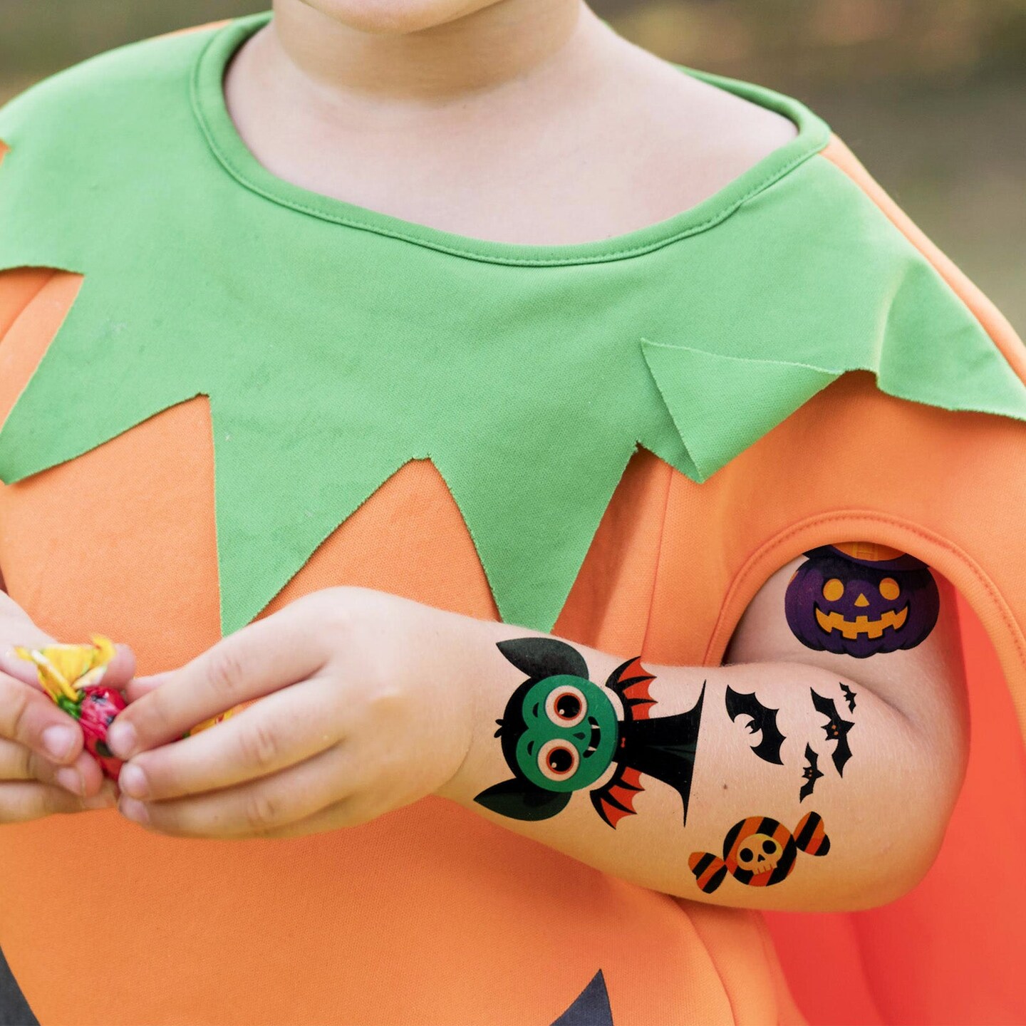 Wrapables Waterproof Temporary Tattoos, Birthday Party Favors and Supplies, Goodie Bag Fillers, 20 Sheets Halloween