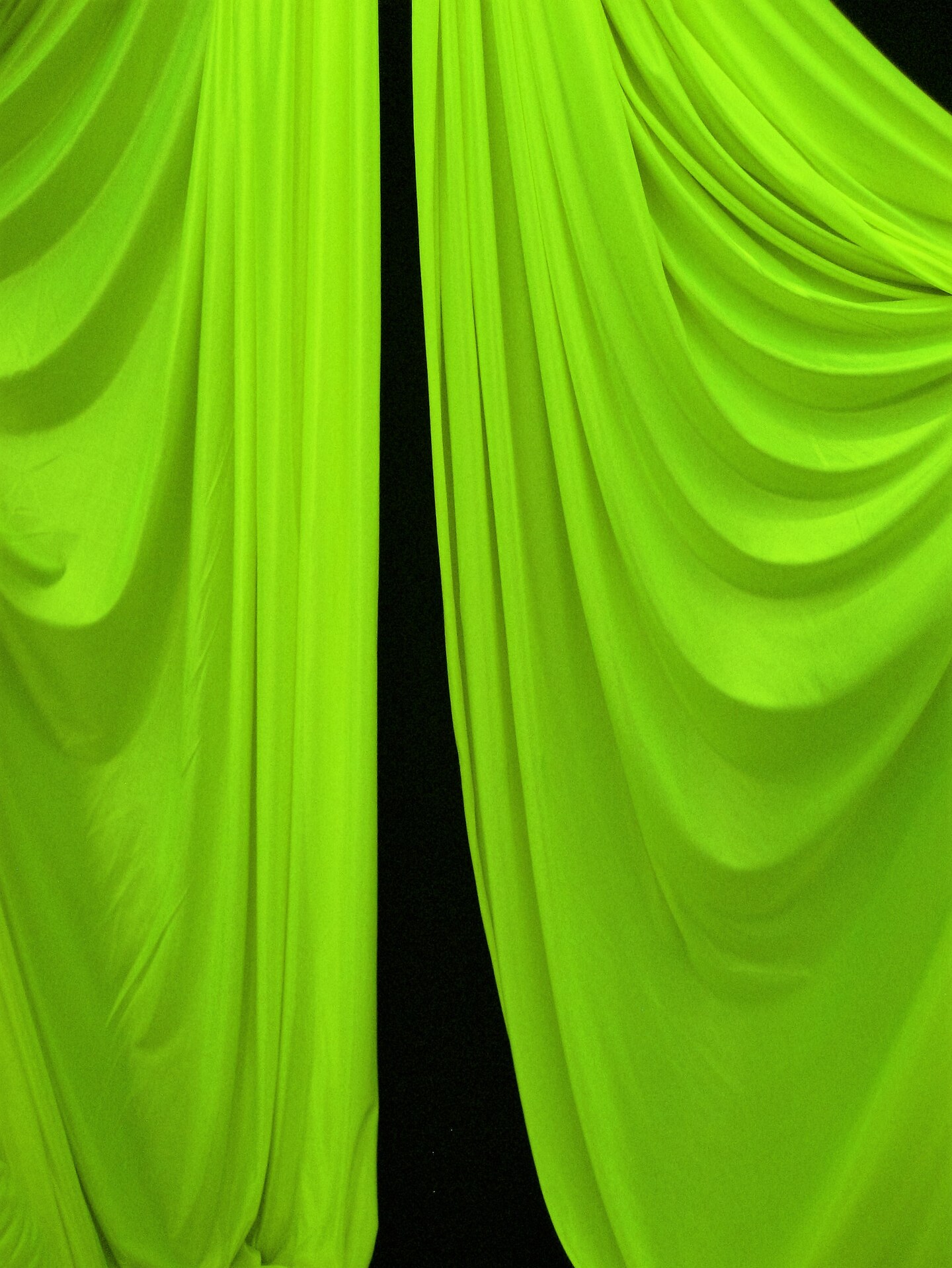 1 Yard Low Stretch Neon Green Polyester Fabric For Aerial Silks Hammocks Backdrops Crafts 108&#x2033;-120&#x2033; Wide