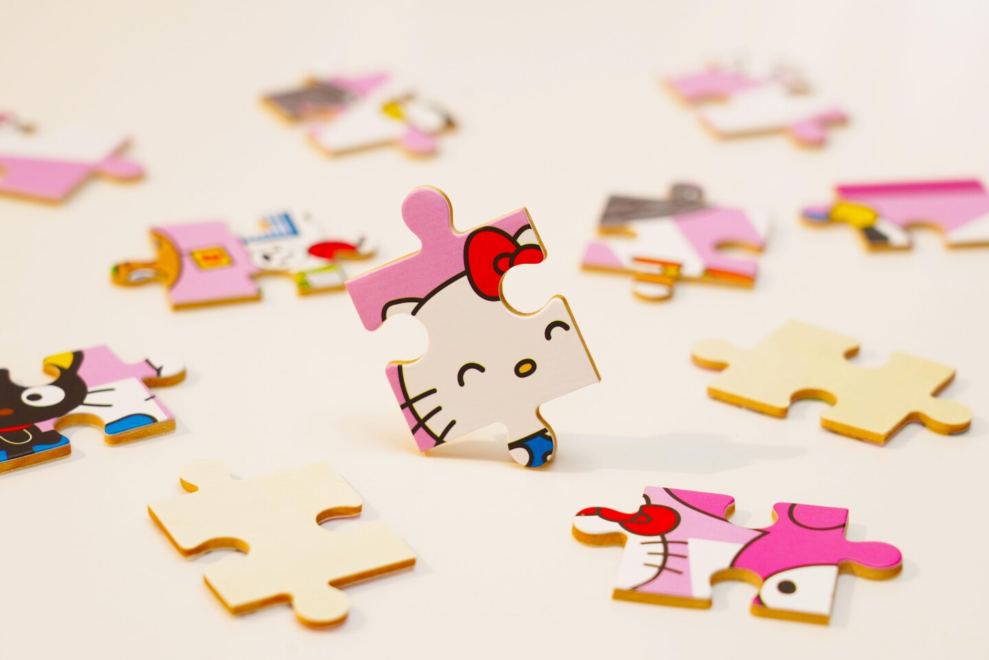 Hello Kitty® and Friends Street with Shops | Wooden Jigsaw Puzzle