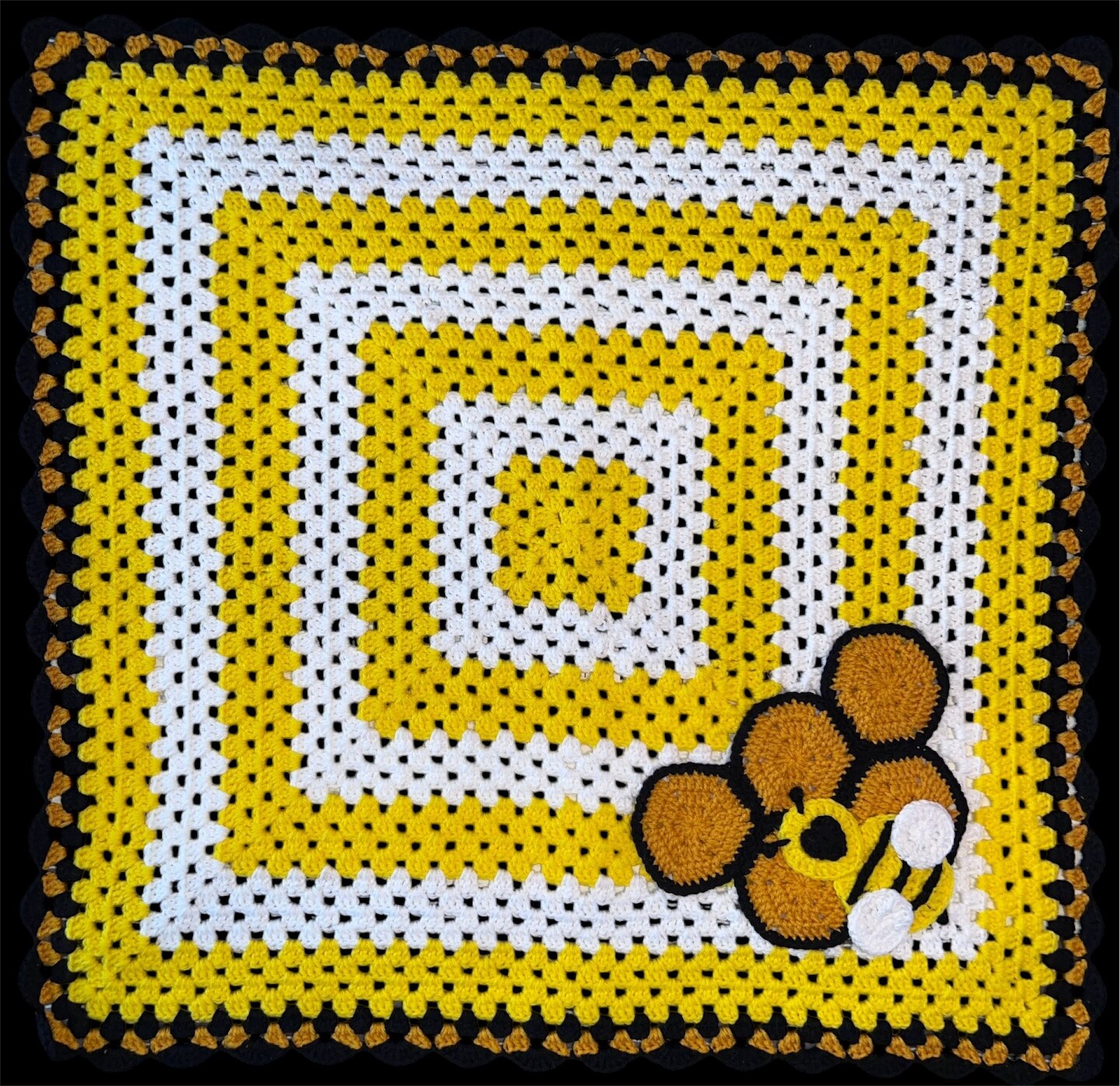 Crochet Bee blanket | Crochet beehive blanket |Crchet baby blanket