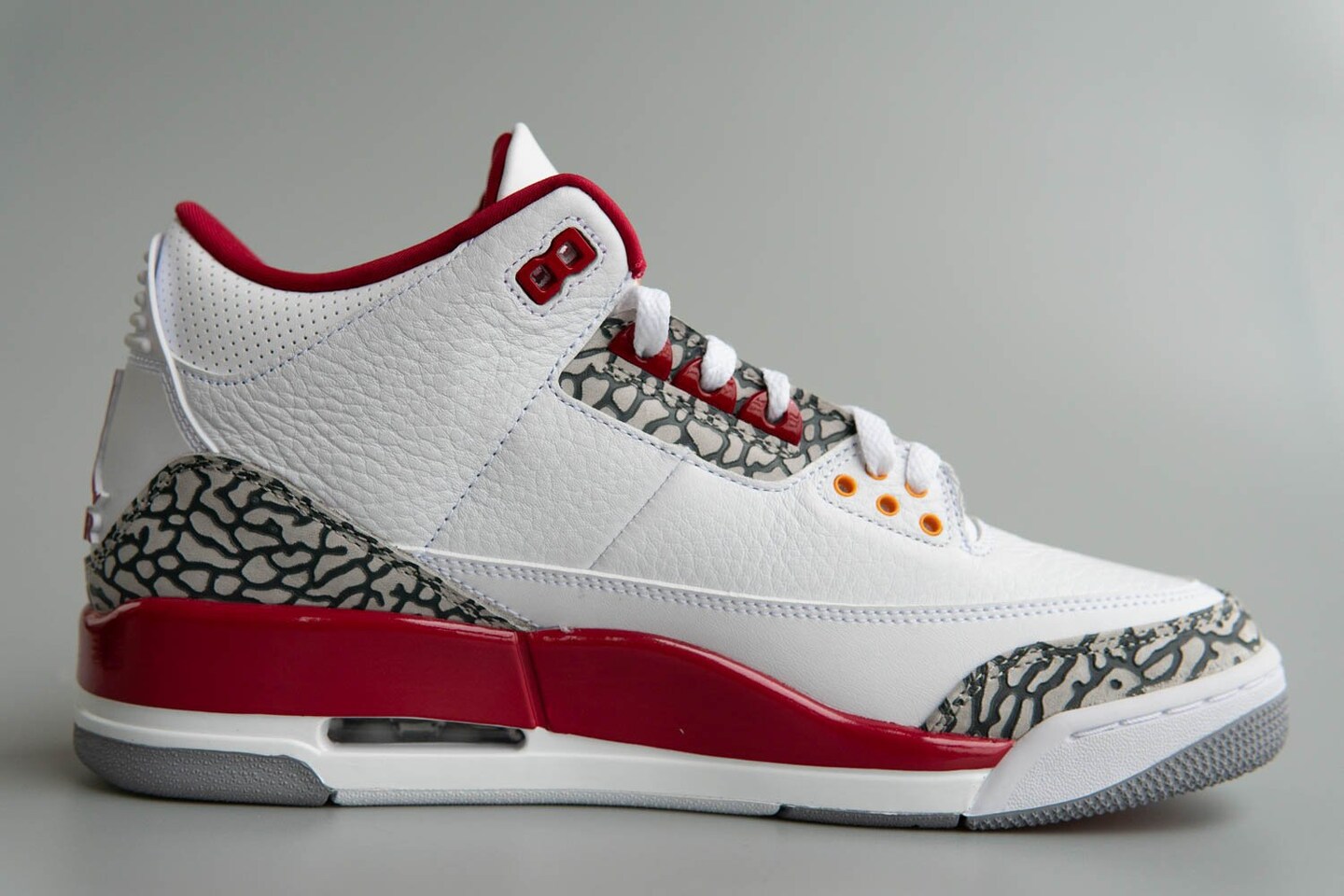 Air Jordan 3 Retro Cardinal Red