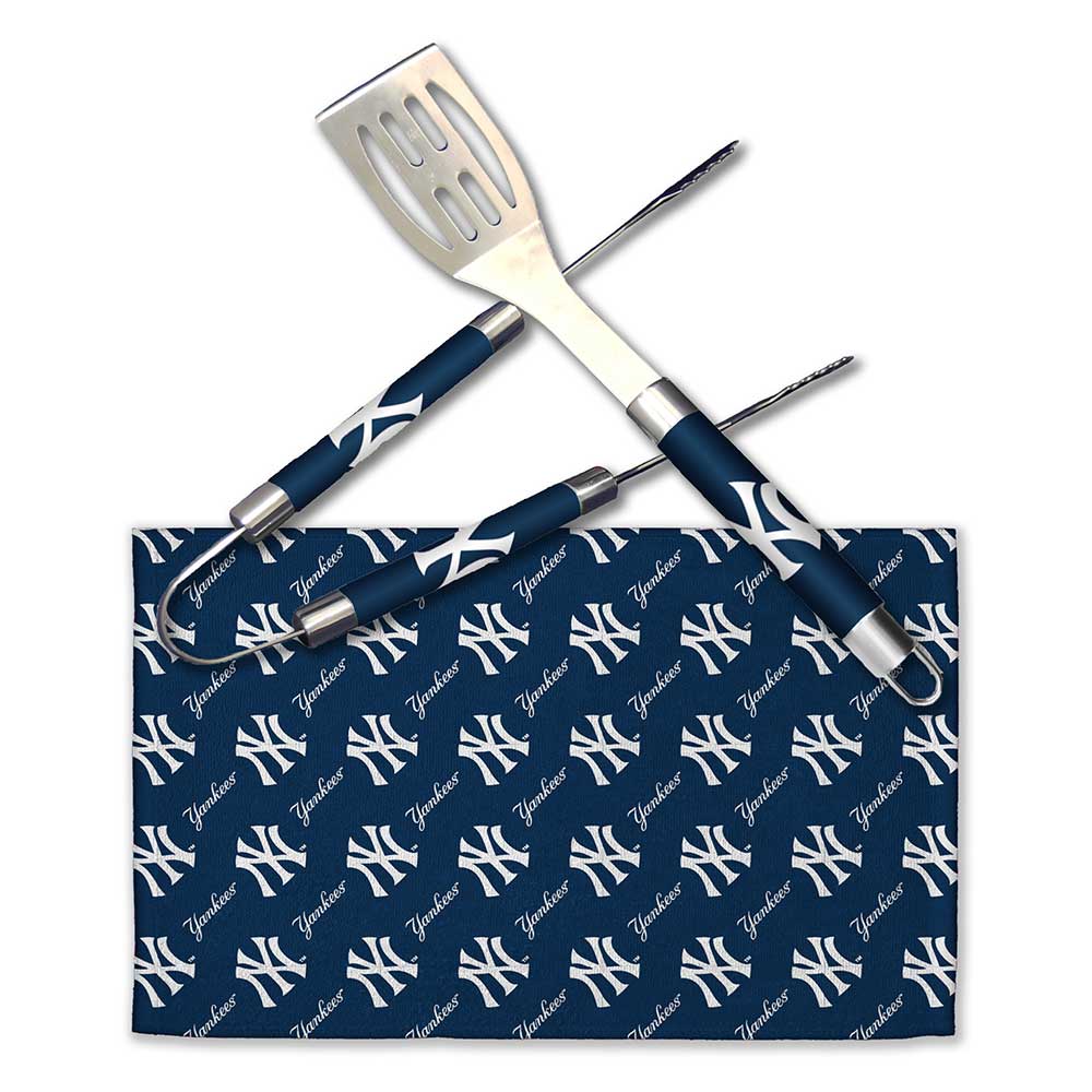 MLB 3-Piece BBQ Utensil Set 17.25 6 11 x 18 Inches