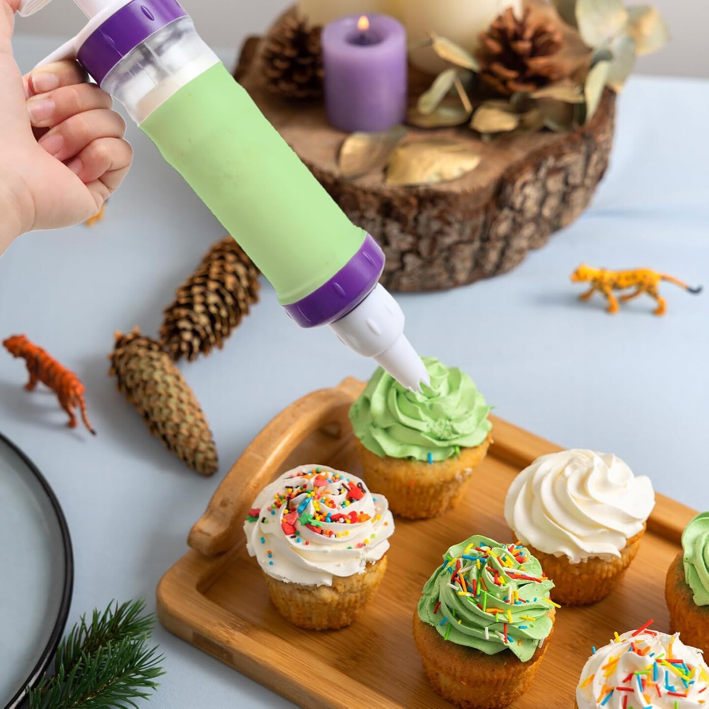 Dessert Decorating Syringe Set, Icing Piping Kit with 5 Piping Icing Nozzles Cake Decorating Tools Frosting Piping Kit Cupcake Decorating Kit Icing Gun