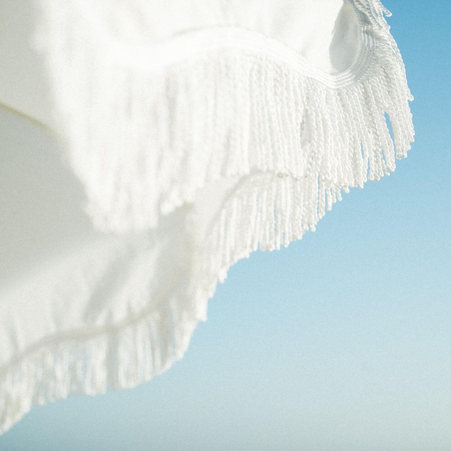 Summer Beach Umbrella with White Fringe, UPF 50+, 1&#x22; Tilting Wood Pole, 5&#x2019; x 6.5&#x2019;, Antique White
