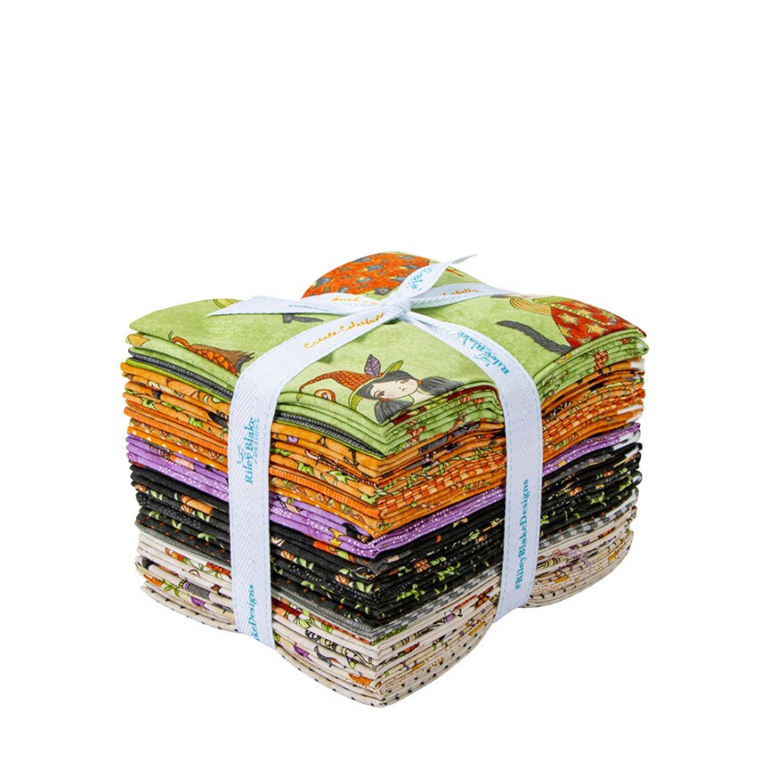 Ghoul Friends Fat Quarter Bundle by Teresa Kogut for Riley Blake (FQ-16050-24)