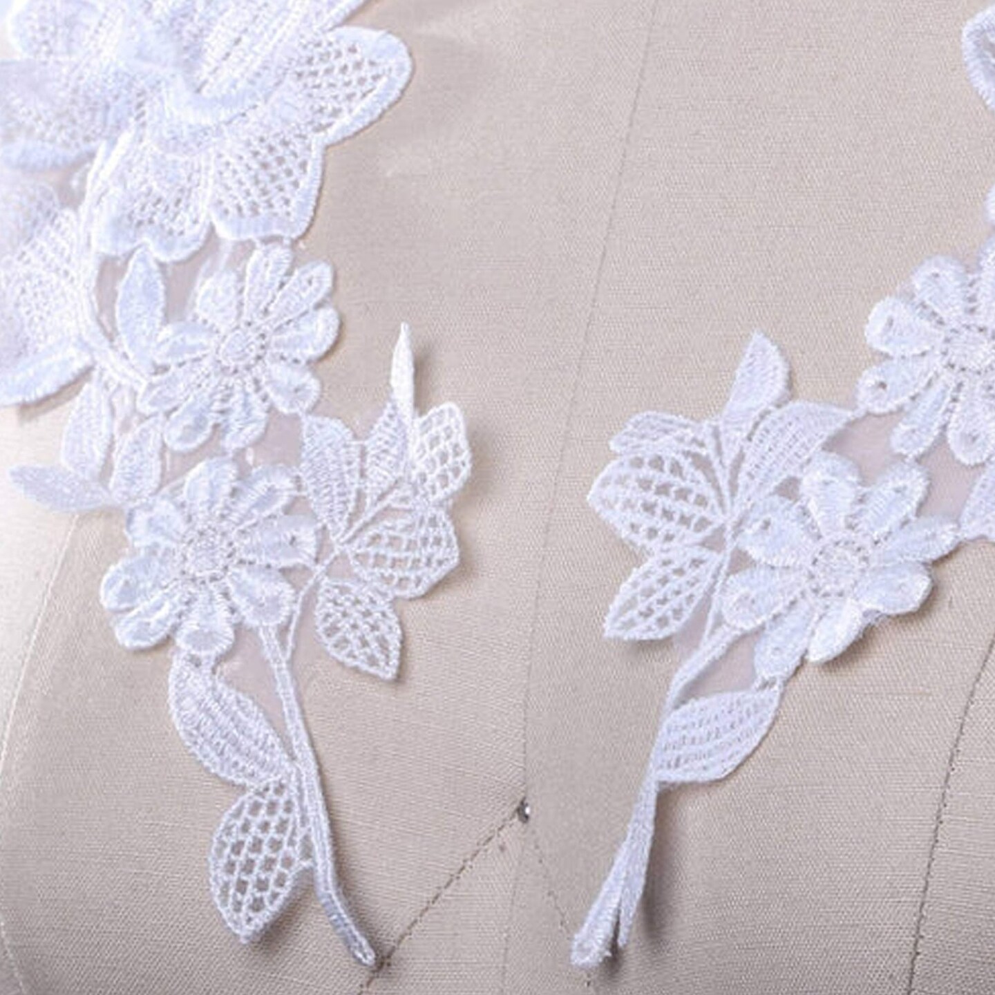 1 Pair White Large Venice Bridal Lace Applique Floral Collar Wedding Dress Embellishment