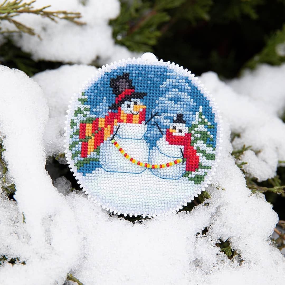 Christmas tree toy. Plastic Canvas Cross-stitch kit "Winter evening"