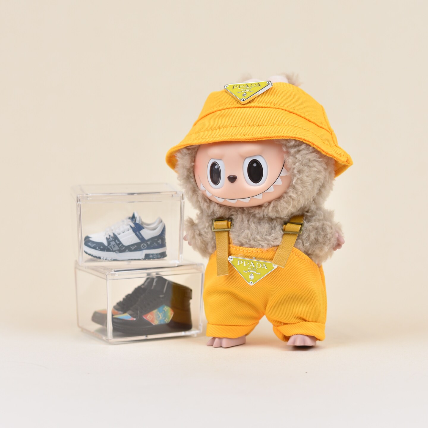 Prada の洋服/ 帽子付き Labubu Handcrafted PRADA Style Labubu outfit with Hat | Labubu