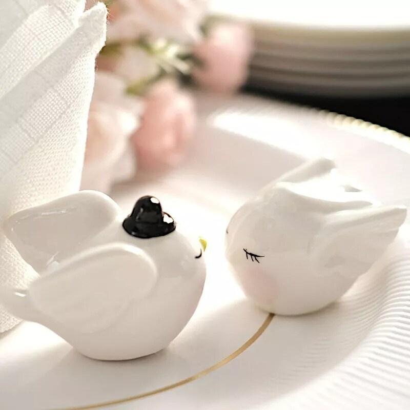 2.5" White Love Birds Salt Pepper Shakers Wedding Favors Gift Box Party Events