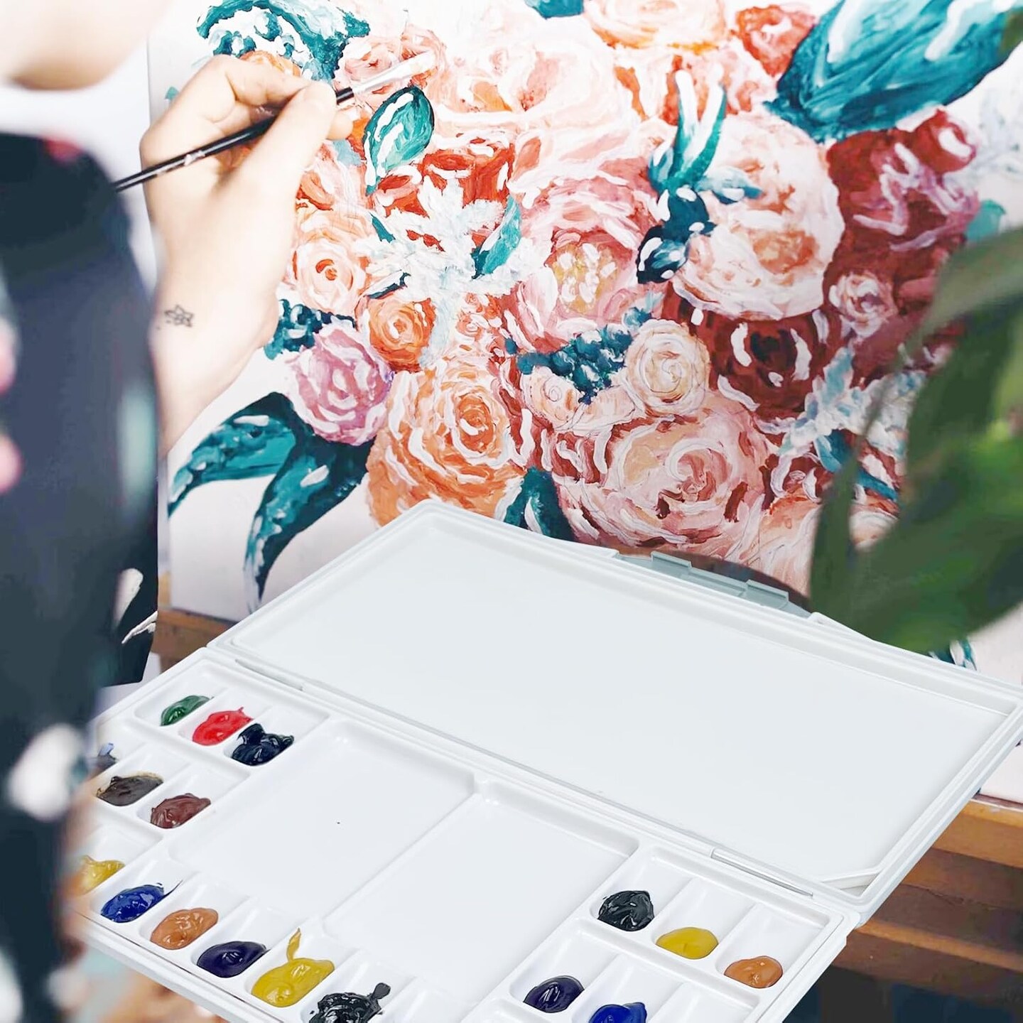 Airtight Leak-Proof Watercolor Palette, 24 Slightly Sloping Wells-3 Mixing Areas