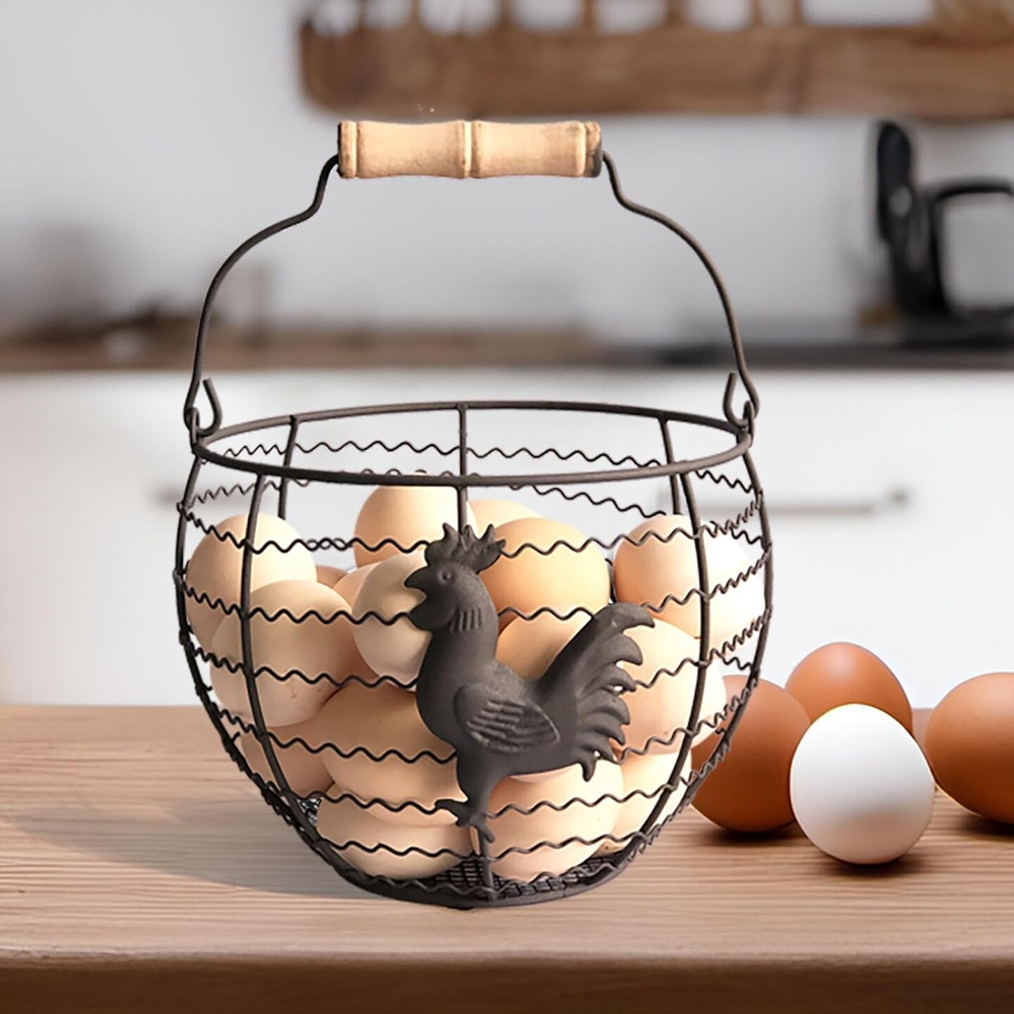 Wire Egg Basket for Gathering Fresh Eggs Collecting Basket With Handle,Rusty Chicken Decorated Small Chicken Egg Basket