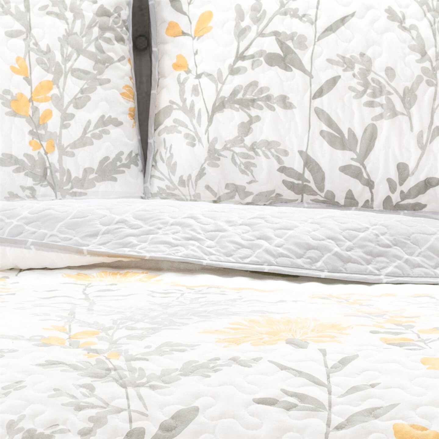 Yellow-Grey Floral 3-Piece Quilt Set for Beds with Pillow Shams