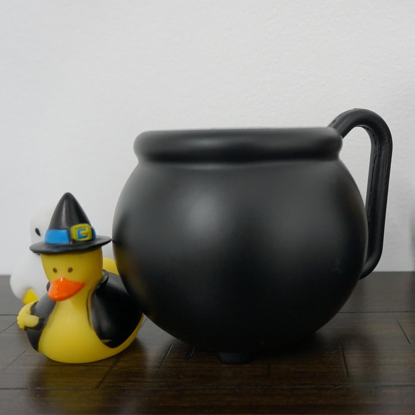 4E&#x27;s Novelty Black Kettle Mugs 12 Pack, 12oz Plastic Cauldron Cups, BPA-Free Witch Party Favors, Halloween Mugs, St. Patrick&#x2019;s Day Pots of Gold, Wizard Party Supplies, Candy Holders &#x26; Decorations