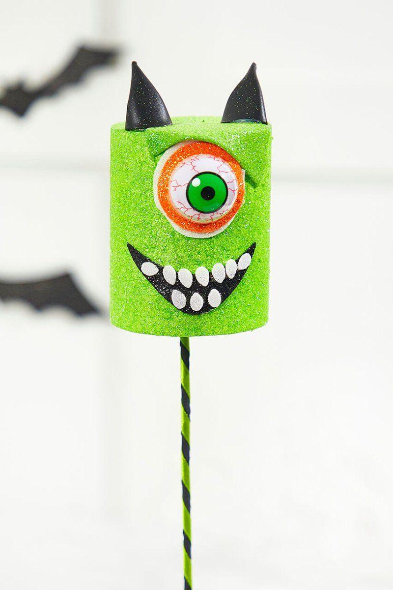 18&#x22; Evil Eye Marshmallow Spray: Green