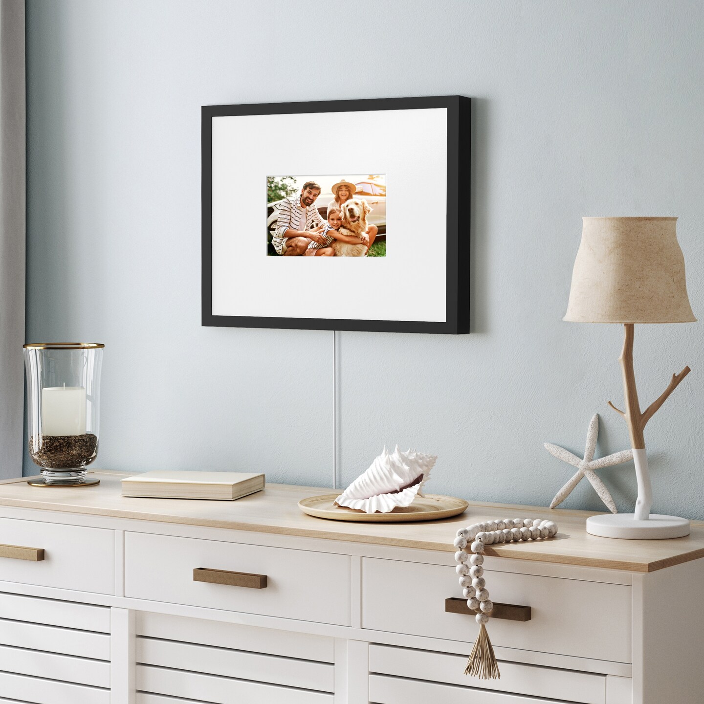 Americanflat Soho Gallery - 15x18 Digital Picture Frame - Wide Mat - 10.1" HD Touchscreen - Expandable Storage & Built-In WiFi